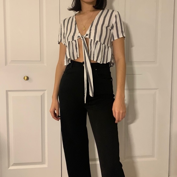 Cropped Front Tie Top - Picture 2 of 3